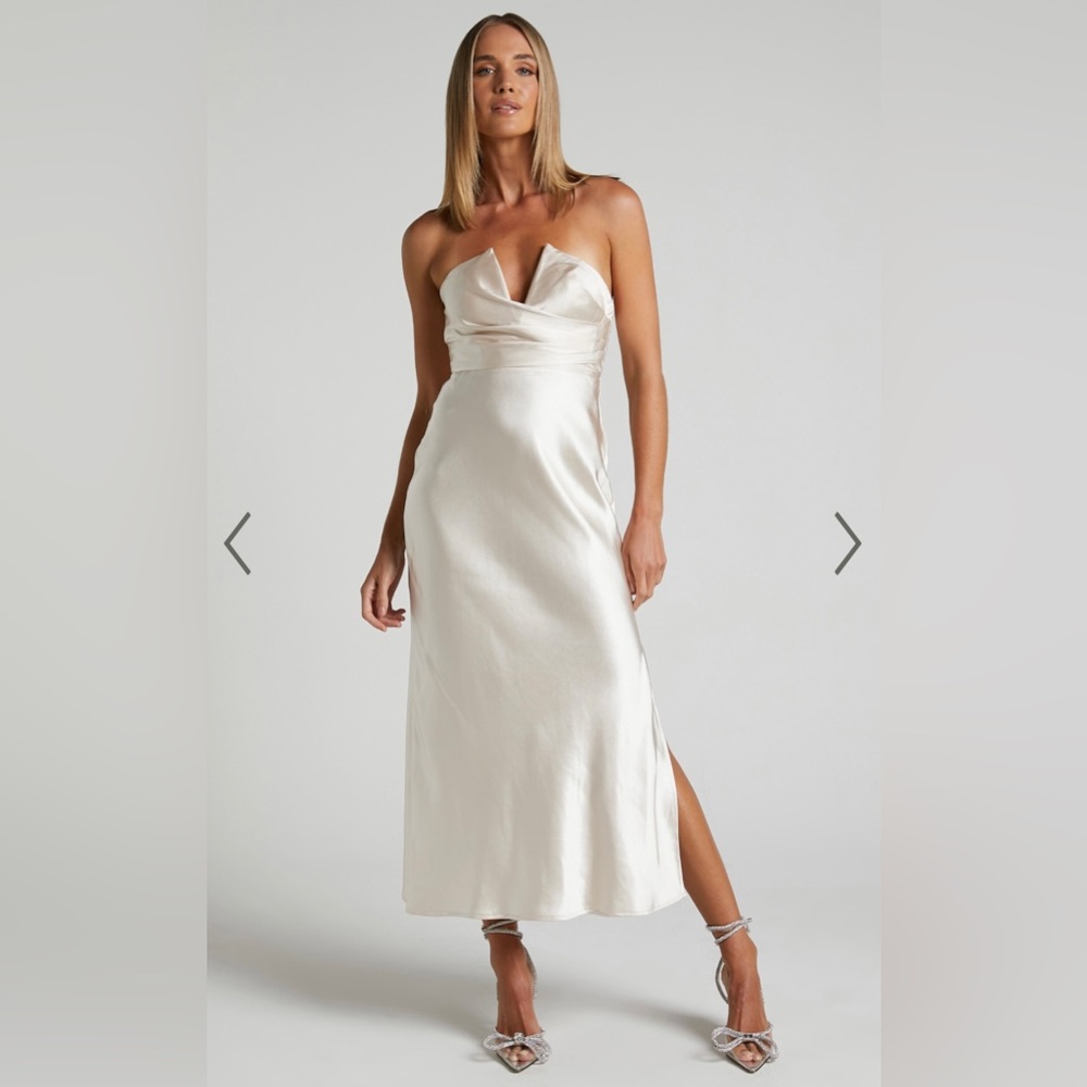 Showpo. JASLYNN MIDI DRESS - STRAPLESS V NECK SATIN DRESS IN CHAMPAGNE